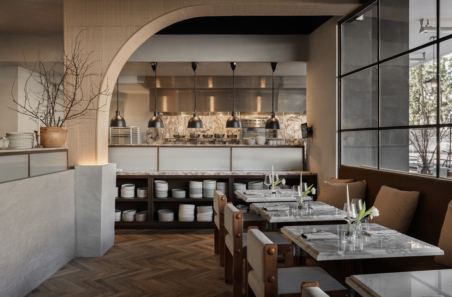 The elegant, modern dining room at Juliet Los Angeles