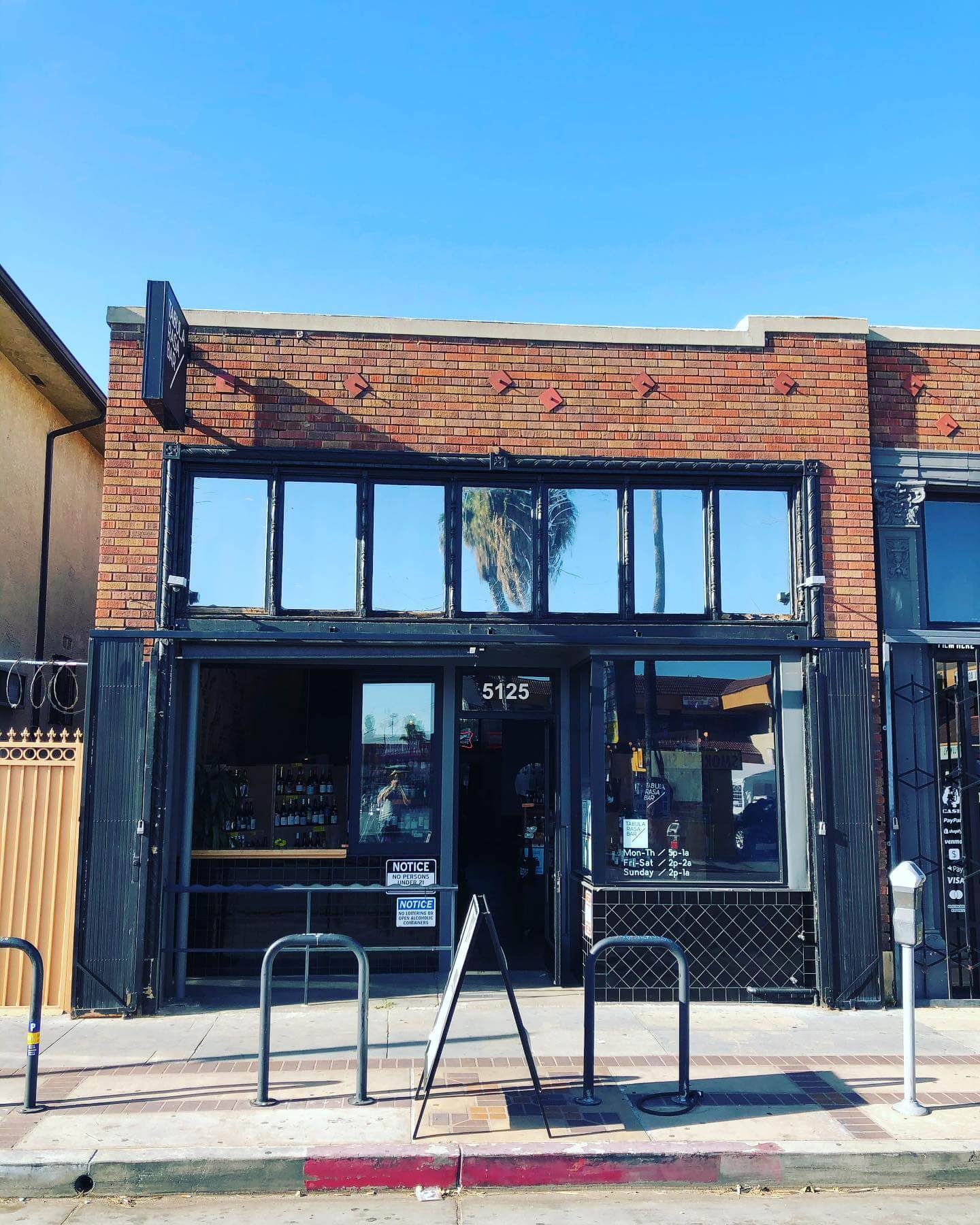 The exterior of Tabula Rasa Bar