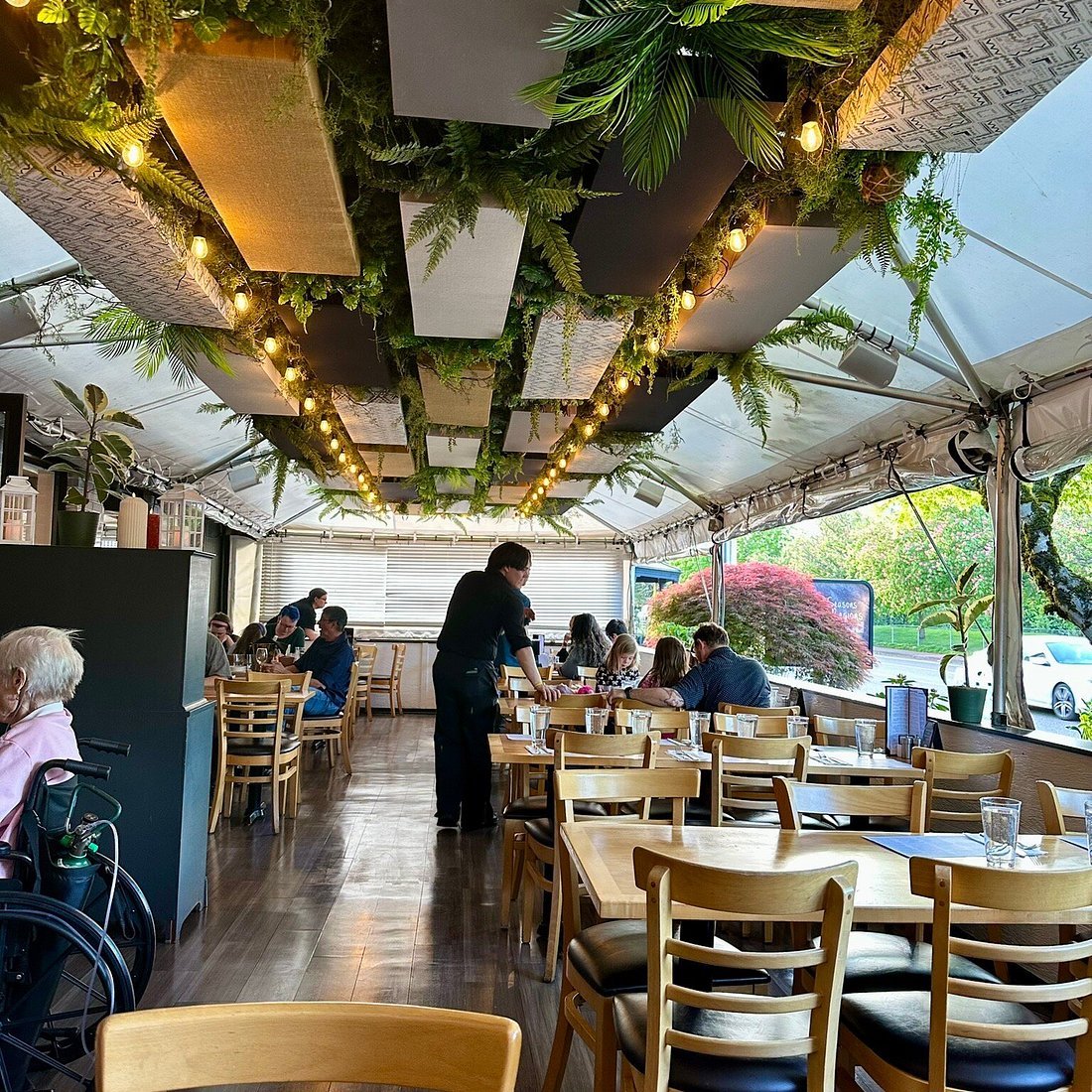 Seasons & Regions Seafood Grill