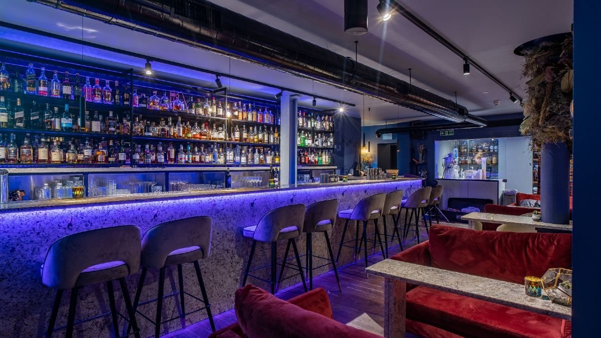 Eve Bar