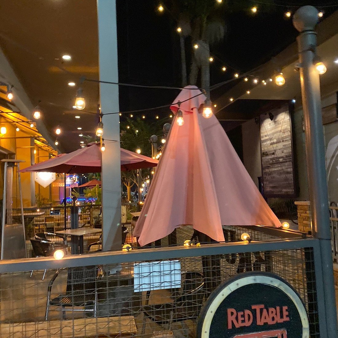 Red Table Restaurant