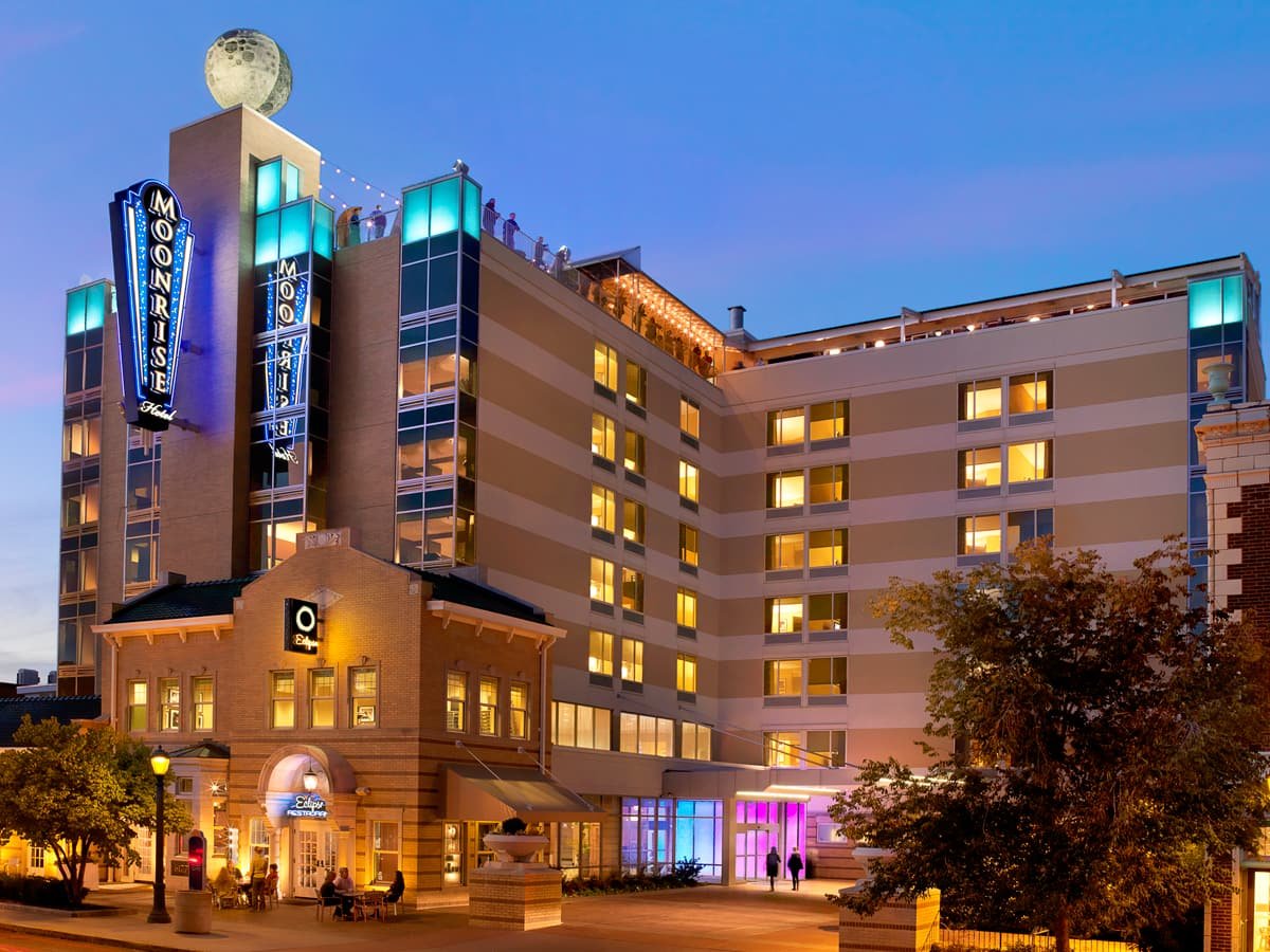 Moonrise Hotel