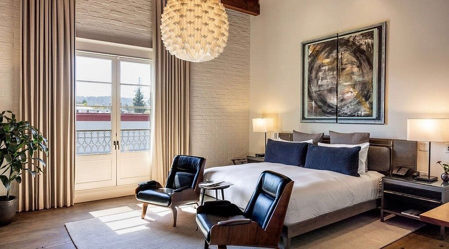 SingleThread Farm Inn