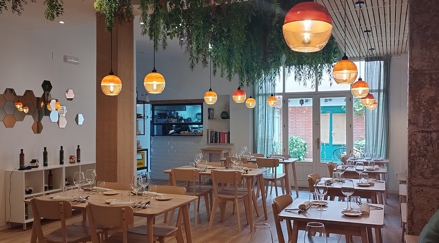 Pinea | | The En Primeur Club