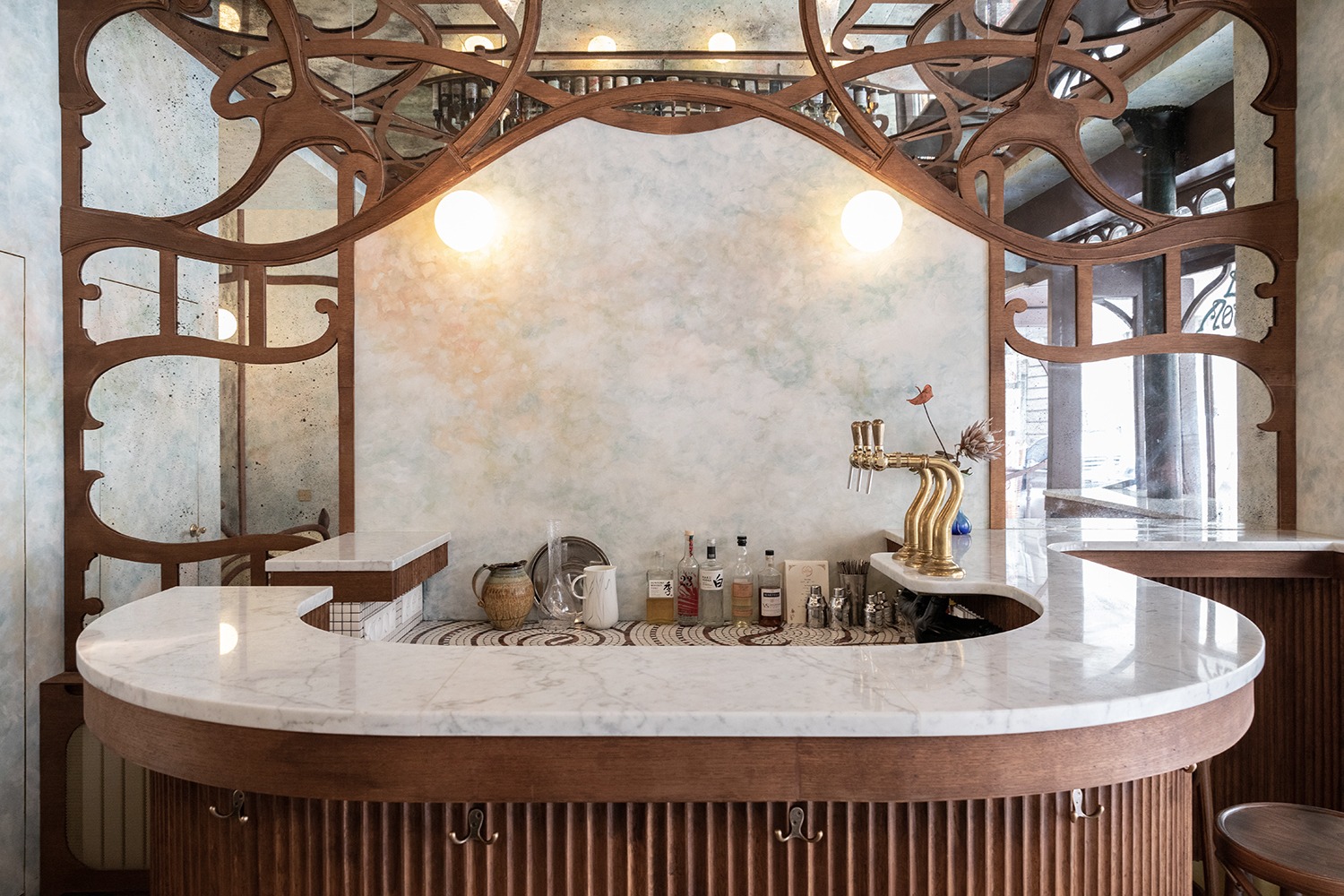 Bar Nouveau