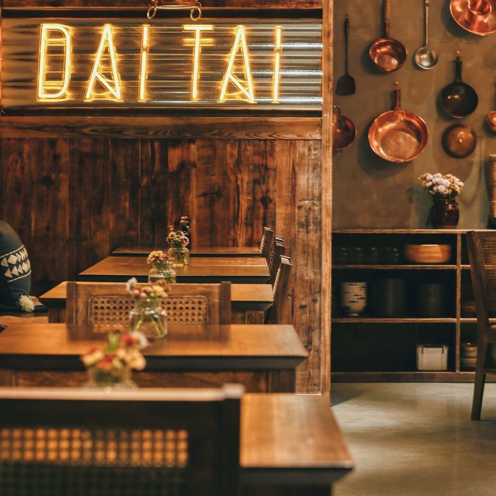 Bai Jia Chun Hao De Lai Jiang Mu Ya (Zhongxing Road) |  | The En Primeur Club