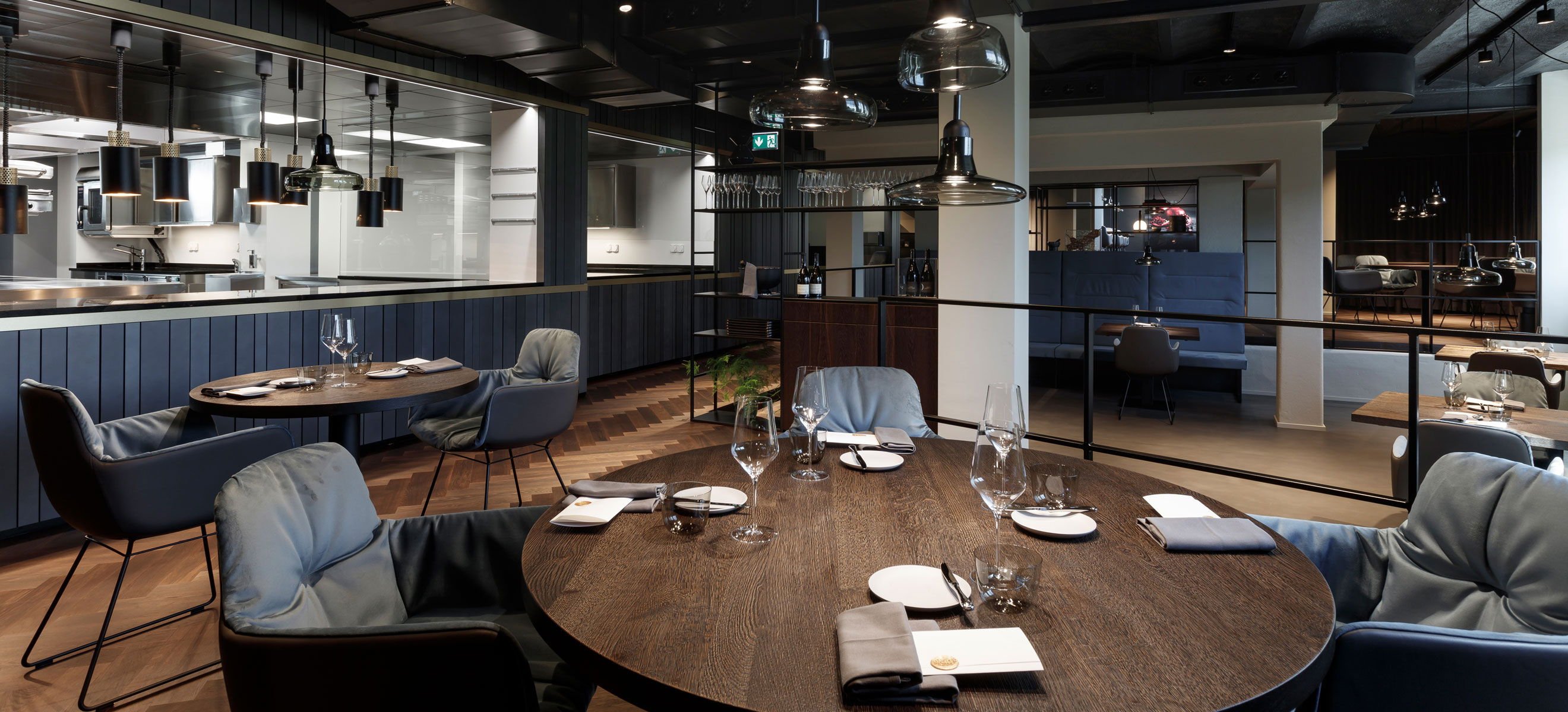 Skin's - the restaurant | | The En Primeur Club