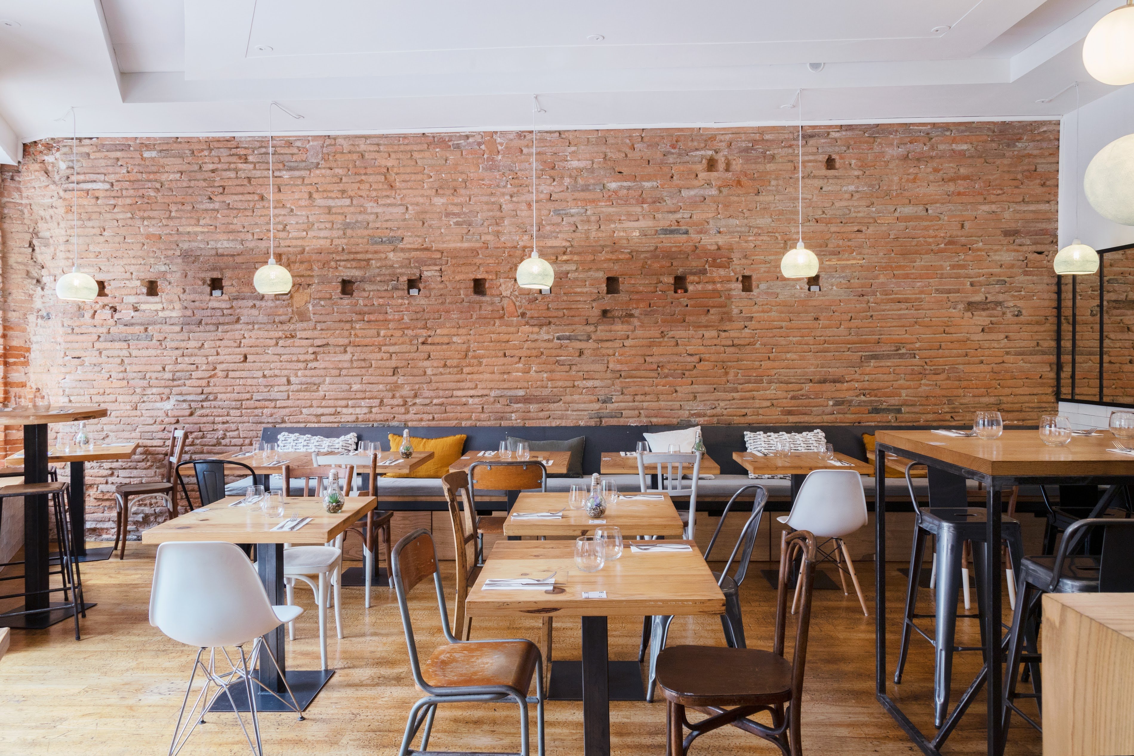 L'Hippi'curien | | The En Primeur Club