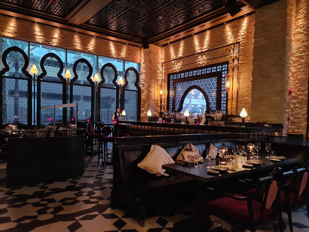 Hutong |  | The En Primeur Club