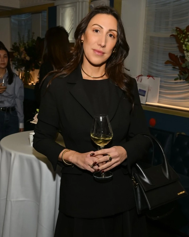 Portrait of Emma Charron