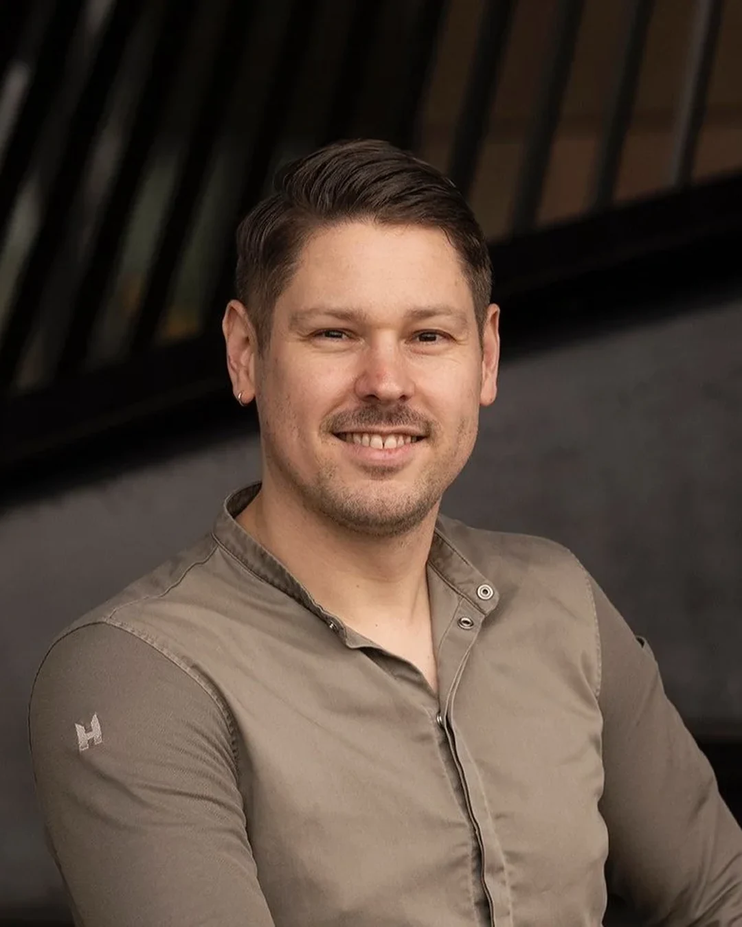 Portrait of Tom Schoonus