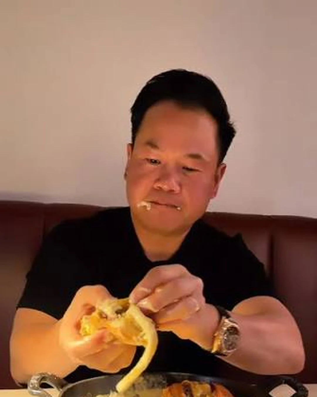 Portrait of Viet Linh Nguyen