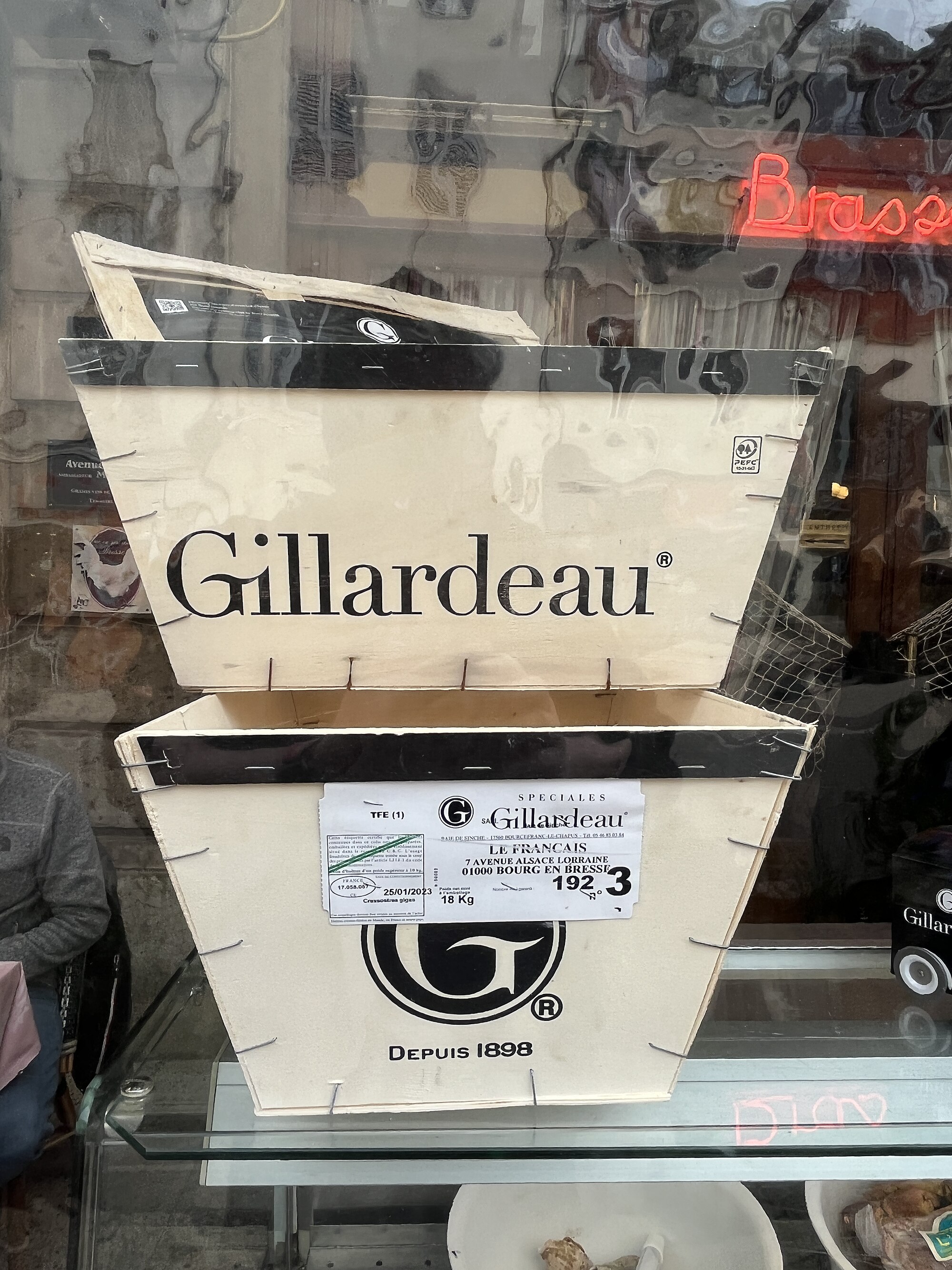 Gillardeau oyster crates