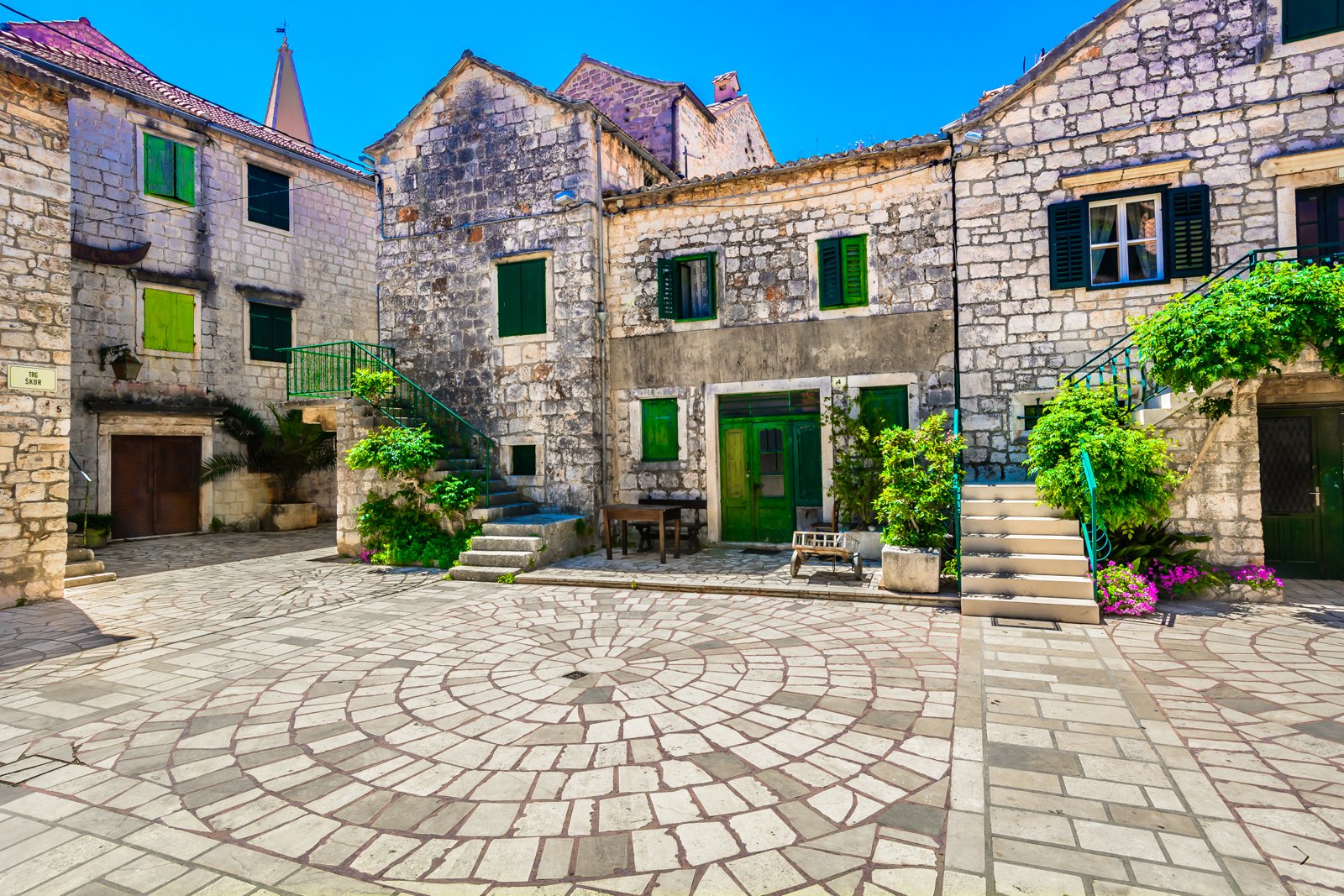The Square — Stari Grad (restaurant)