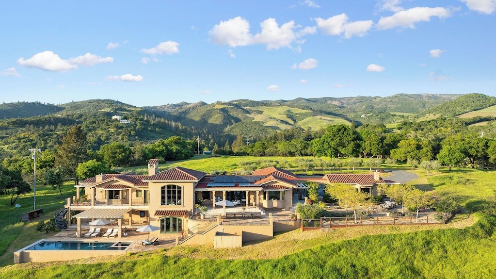 Monte Rosso Estate