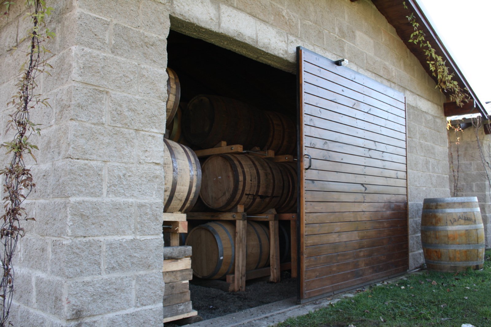 La Alazana Distillery (winery)